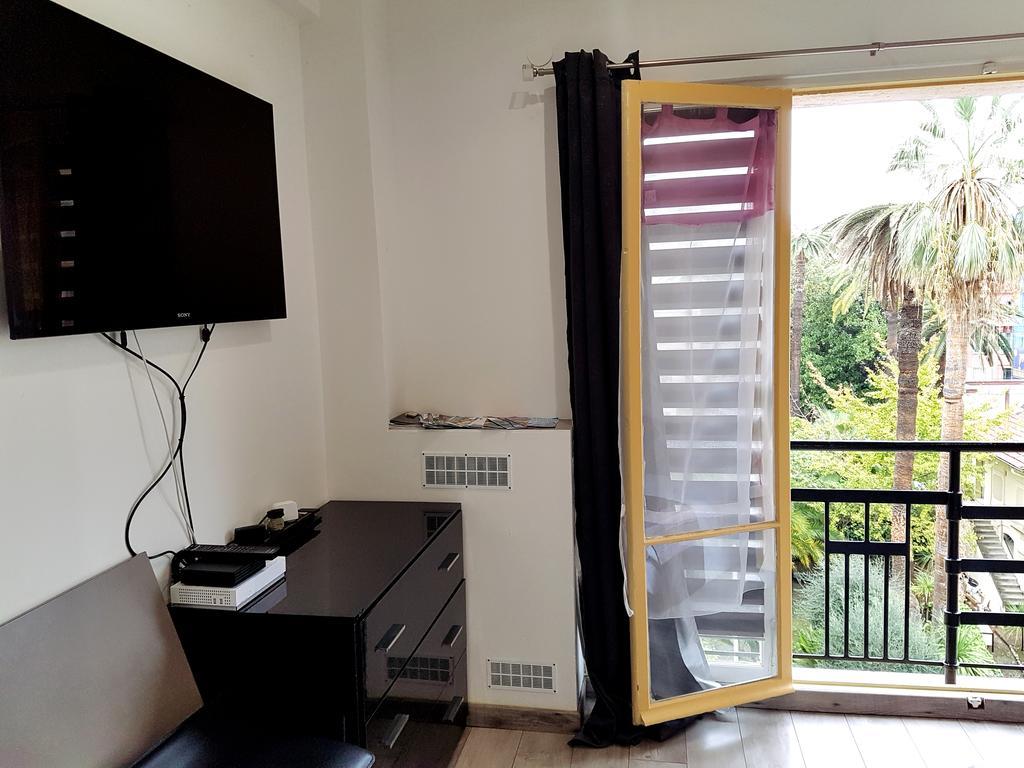 Apartment Amazing In The Center Of At French Riviera